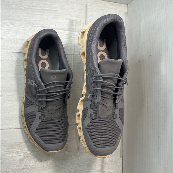 On Running  women’s Charcoal and Beige Sneakers - Picture 4 of 14